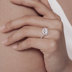 
          
          Load image into Gallery viewer, Tiara Round Halo Pave Diamonds Ring Platinum
          
          